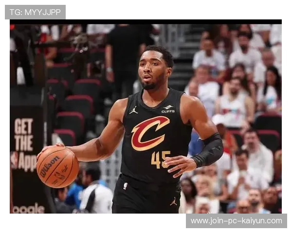 米切尔关键三分冷静命中，骑士稳住终场节奏